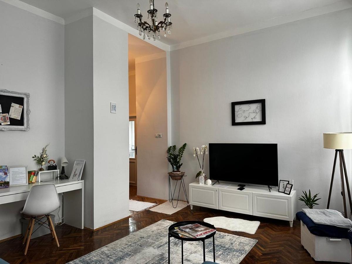 Pure Of Joy City Centre Apartment Суботиця Екстер'єр фото